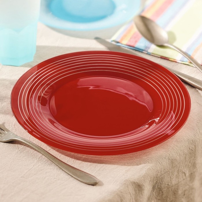 Assiette 38HB52 en faïence rouge D 25cm